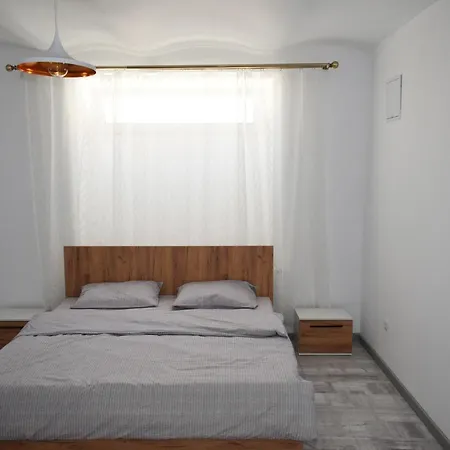 Isac Flat - In The Heart Of Cluj Apartman *
